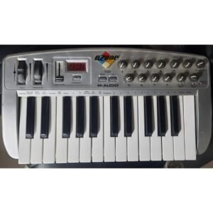 M-Audio Ozone 25 Keys Midi keyboard