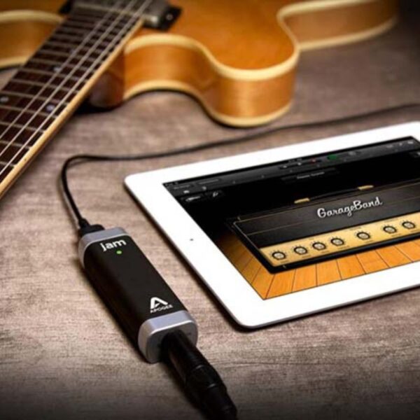 Apogee jam Guitar Input for iPad, iPhone & Mac